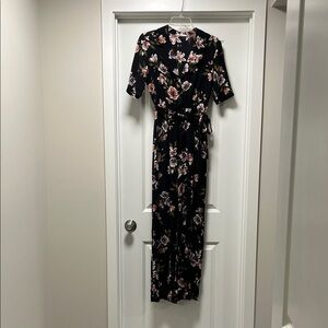 June & Hudson Floral Black jumpsuit w/ elastic waist and pockets, sz S